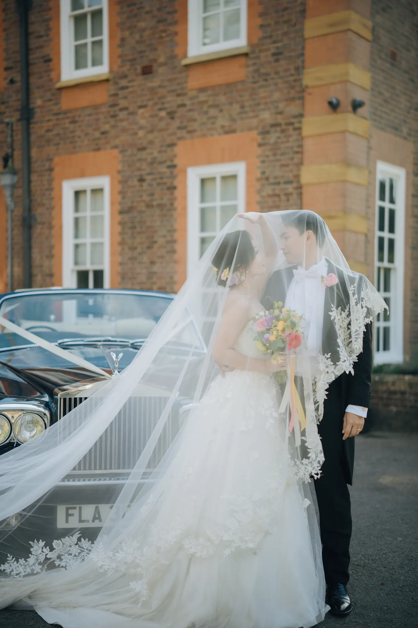 Newlywed portraits in Barnatt Hill