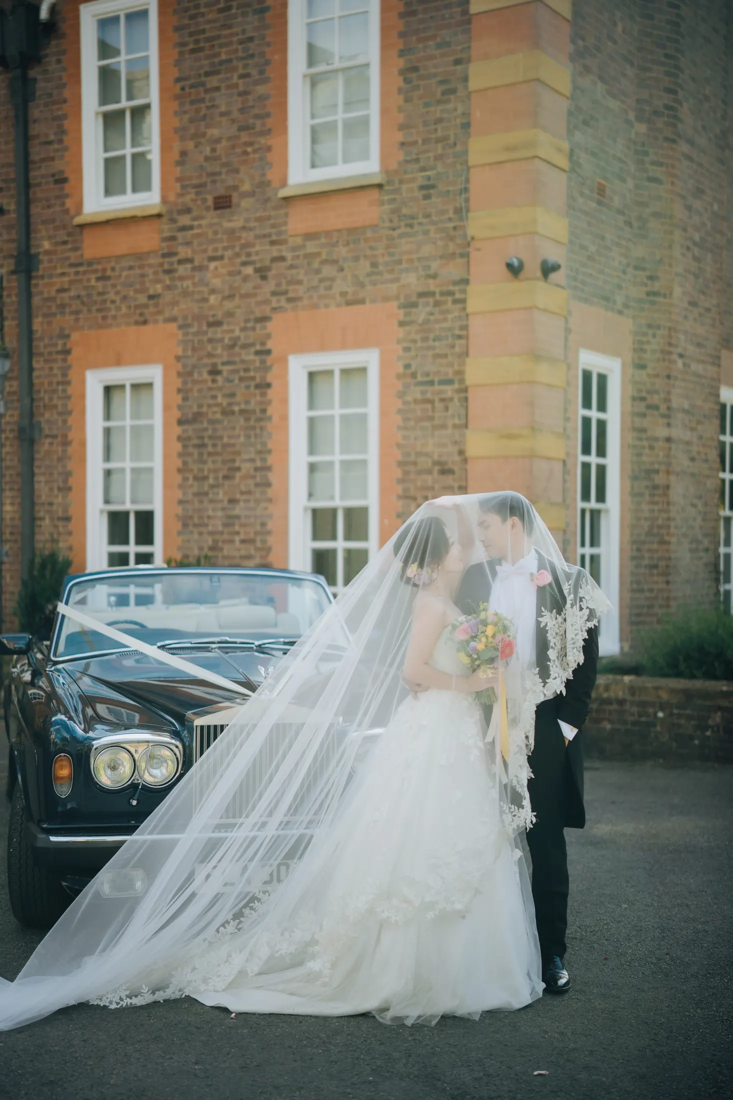 Newlywed portraits in Barnatt Hill