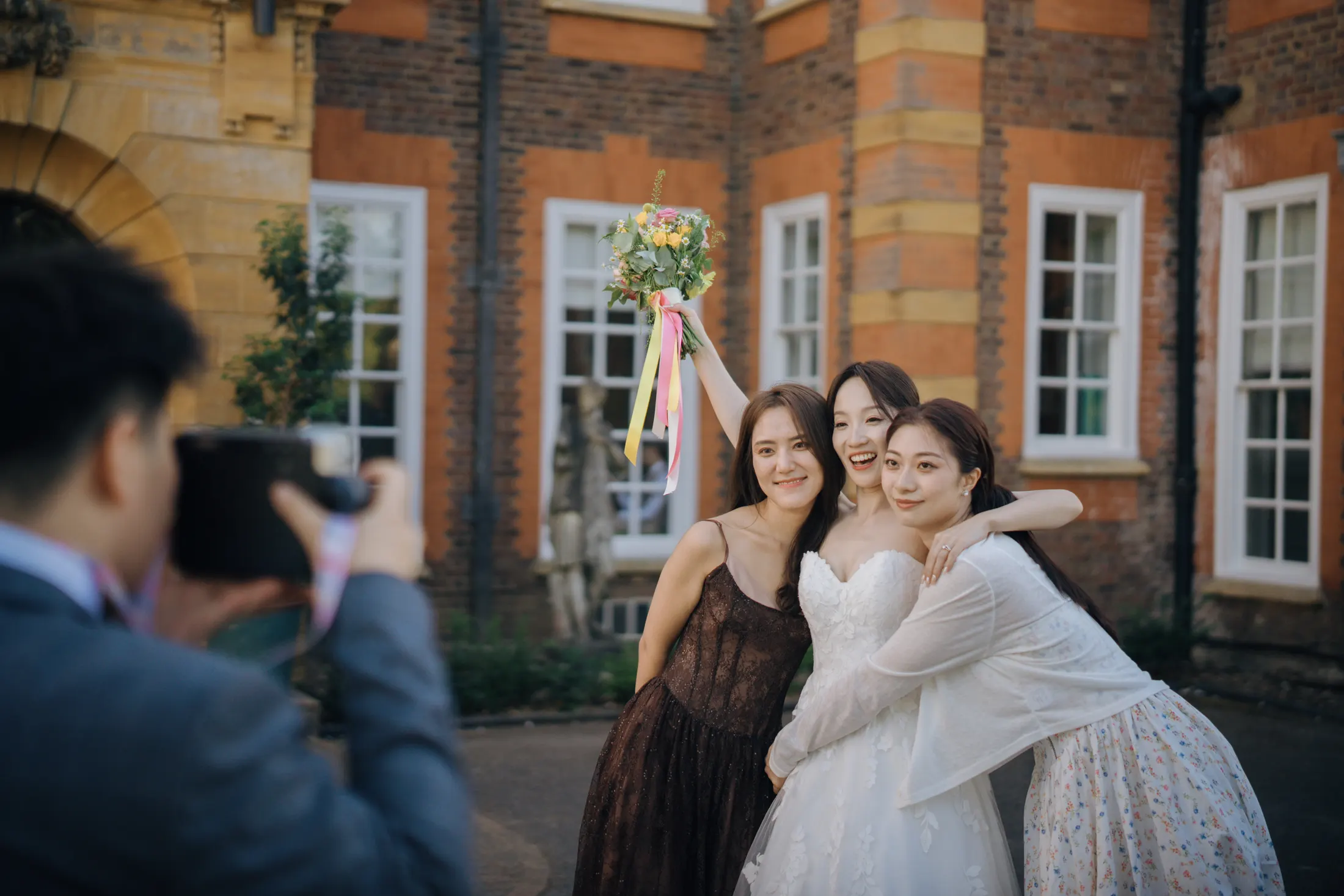 Newlywed portraits in Barnatt Hill
